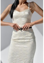 Белое элегантное платье на бретелях