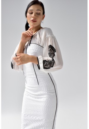 Молочна шифонова блуза