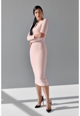 Сукня-футляр в кольорі нюд довжини міді