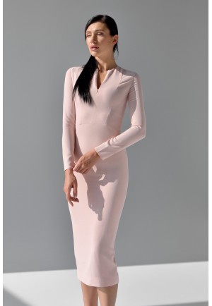 Сукня-футляр в кольорі нюд довжини міді