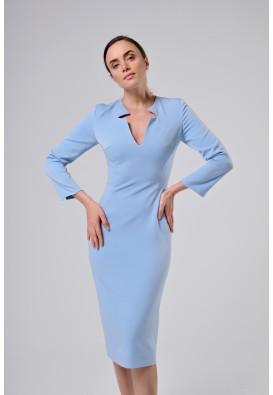 Блакитна сукня облягаюча по фігурі