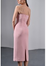 Облягаюча коктейльна сукня у кольорі пудра