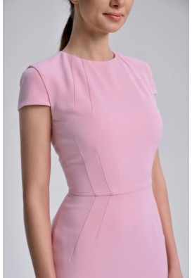 Світло-рожева ділова сукня довжини міді