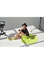 Спідниця міді в яскраво-жовтому кольорі