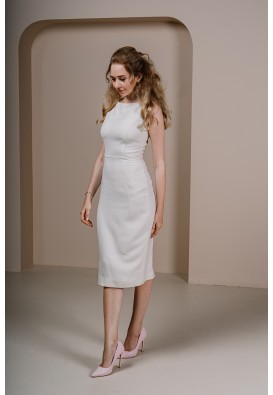 Молочна сукня-футляр міді