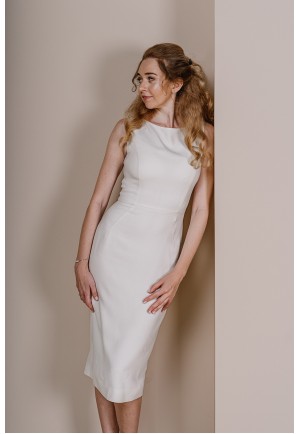 Молочна сукня-футляр міді