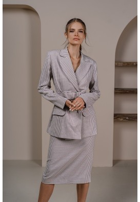 Класичний жакет в діловому стилі