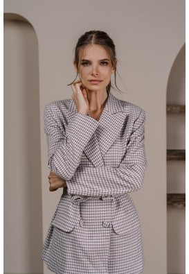 Класичний жакет в діловому стилі