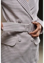 Класичний жакет в діловому стилі