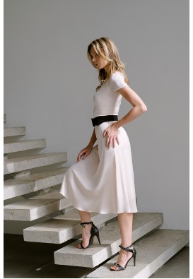 Шовкова сукня в кольорі нюд