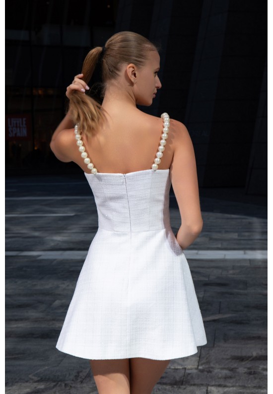 Білий твідовий сарафан із перловими бретелями