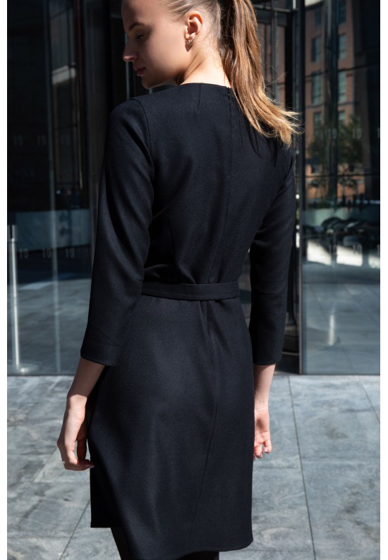 Чорна сукня з перловими бантами