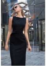 Чорна максі-сукня з поясом