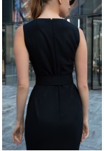 Чорна максі-сукня з поясом