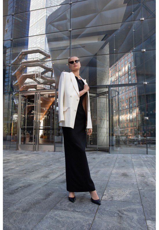 Чорна максі-сукня з поясом