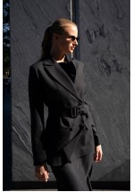 Чорний жакет із поясом