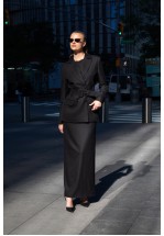 Чорний жакет із поясом