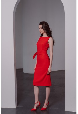 Елегантна червона сукня-футляр