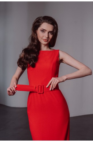 Елегантна червона сукня-футляр