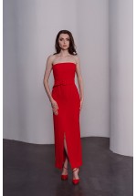 Довга червона сукня