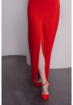 Довга червона сукня