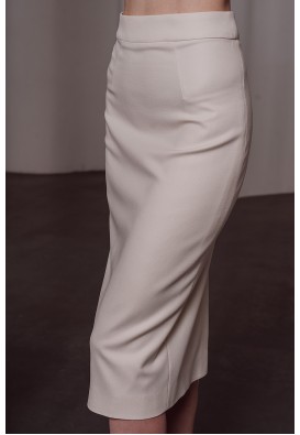 Елегантна біла спідниця