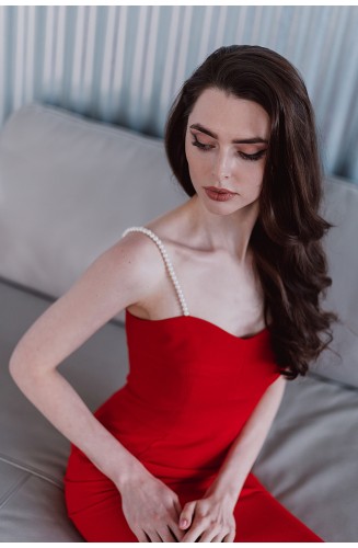 Сукня-футляр на перлинних бретелях