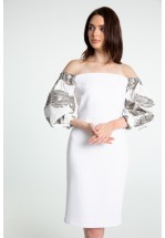Біла сукня з відкритими плечима