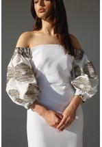 Біла сукня з відкритими плечима