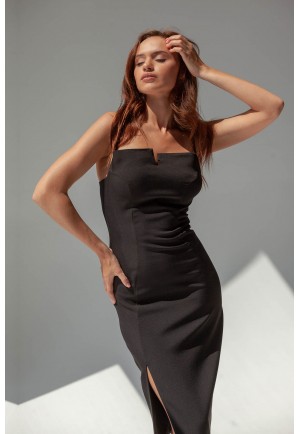 Чорний облягаючий сарафан на бретелях