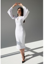 Елегантна біла сукня по фігурі