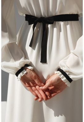 Молочна шифонова жіноча сукня