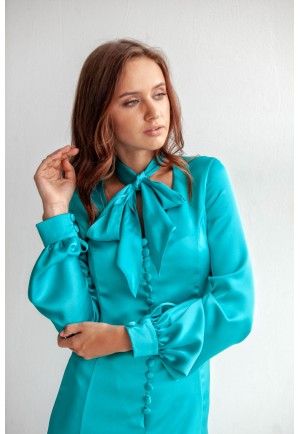 Сукня міді з атласу смарагдового кольору