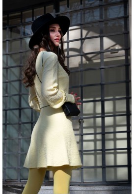 Жовта сукня міні