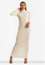 Довга тепла сукня в молочному кольорі