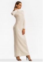Довга тепла сукня в молочному кольорі
