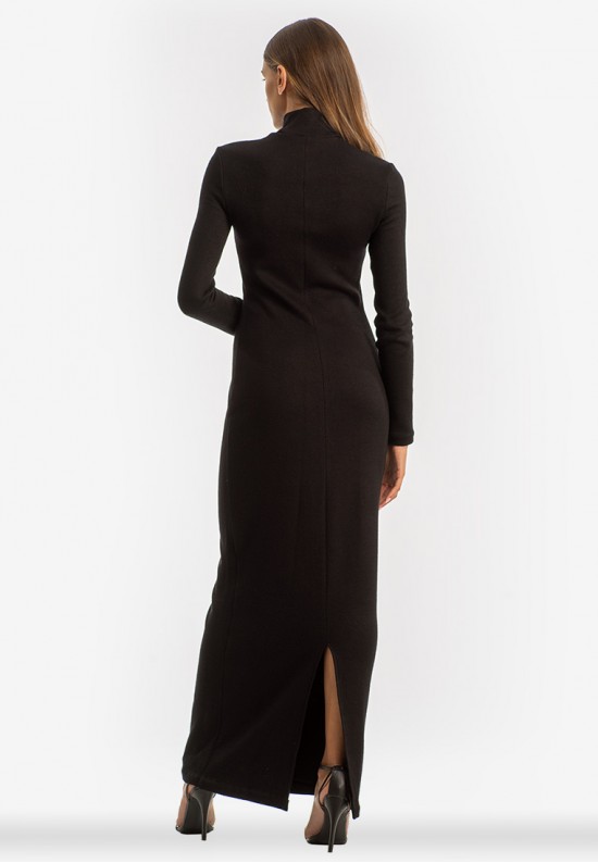 Довга тепла сукня в чорному кольорі