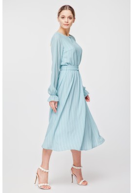Жіночна сукня в мʼятному кольорі