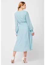 Жіночна сукня в мʼятному кольорі