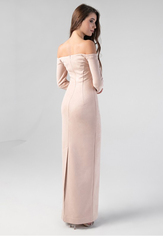 Вечірня нюдова сукня з відкритими плечима
