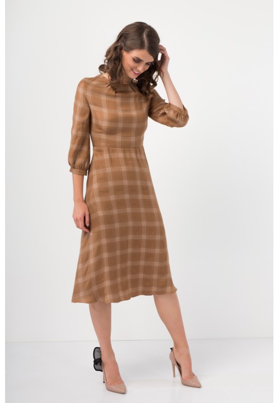 Стильна сукня в клітинку