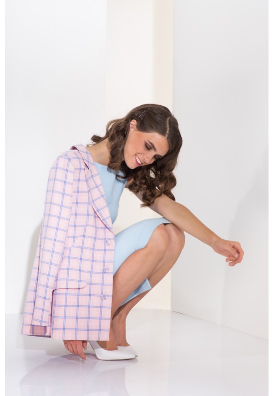 Рожевий жакет в клітинку