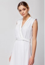 Повітряна сукня на запах