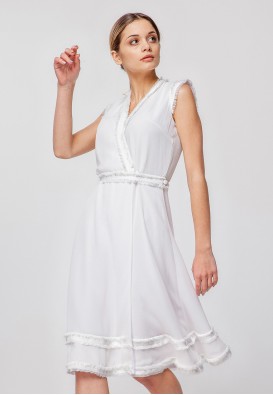 Повітряна сукня на запах