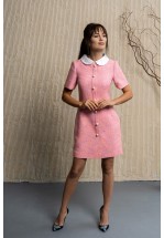 Рожева сукня з декоративними намистинами та коміром