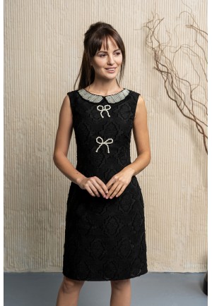 Сукня чорна з перлинними бантиками та коміром