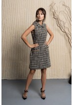 Твідова сукня з коштовним оздобленням кишень