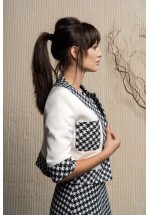 Кроп жакет молочный с графитовым "пье де пуль"