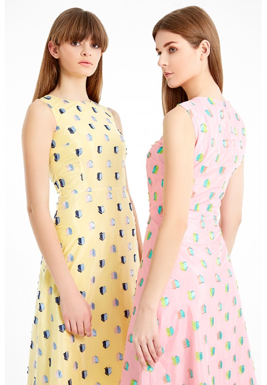 Яскрава жовта сукня міді