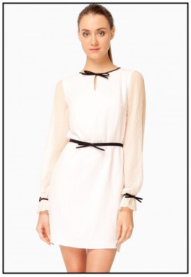 Біла сукня з гофрованого шифону